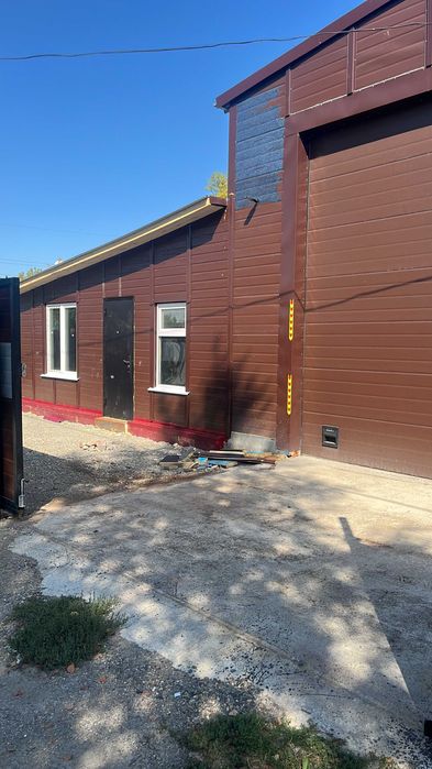 большой гараж ,и помещение