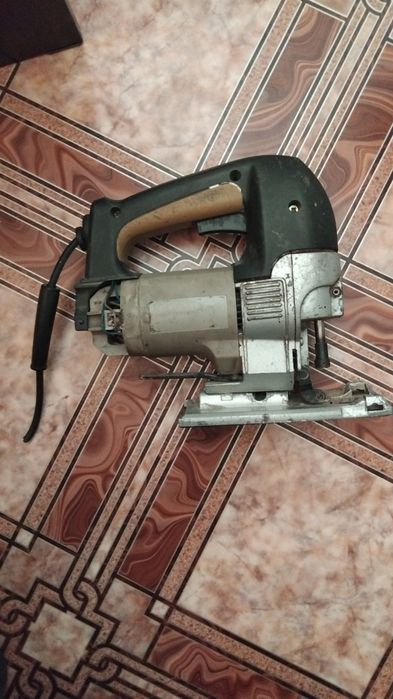 Продам электролобзик на запчасти