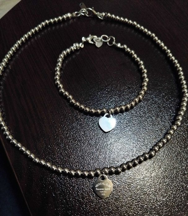 Колиета и гривни от неръждаема стомана и кристали