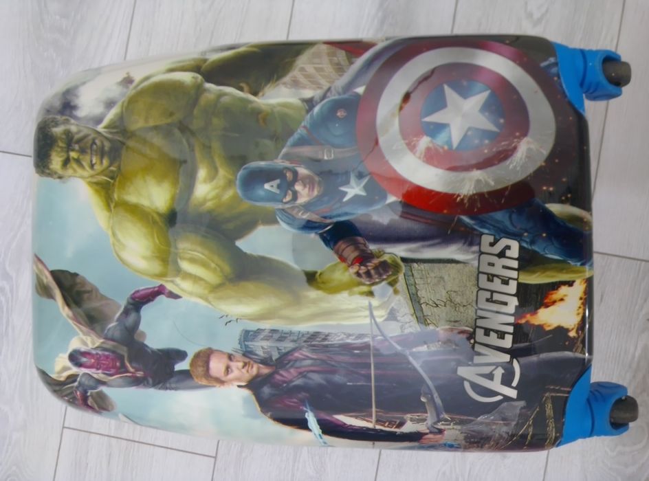 Детский чемодан в отличном состоянии