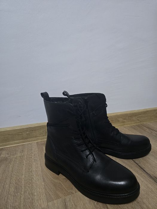 Ghete din piele Lasocki