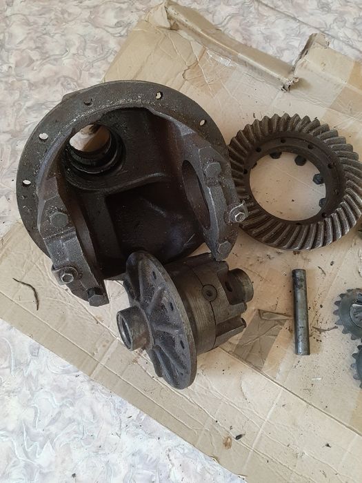 Продам .бу редуктор и стартер и  генератор на УАЗ