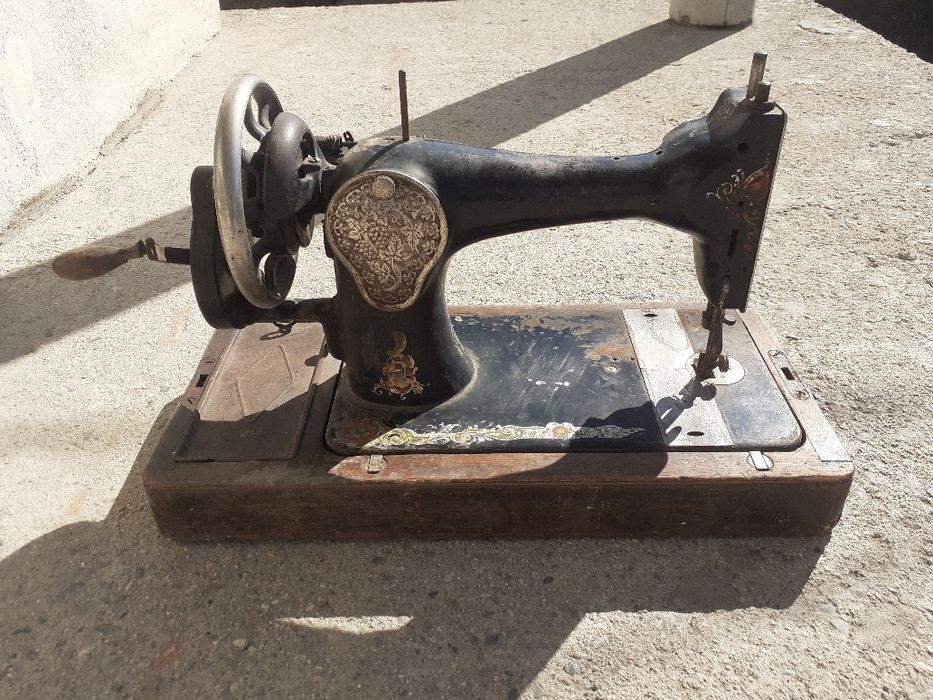 Антикварна шевна машина " Singer"