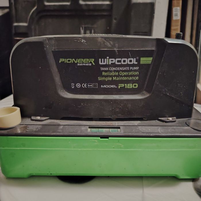 Продаю помпу WIPCOOL P180.
