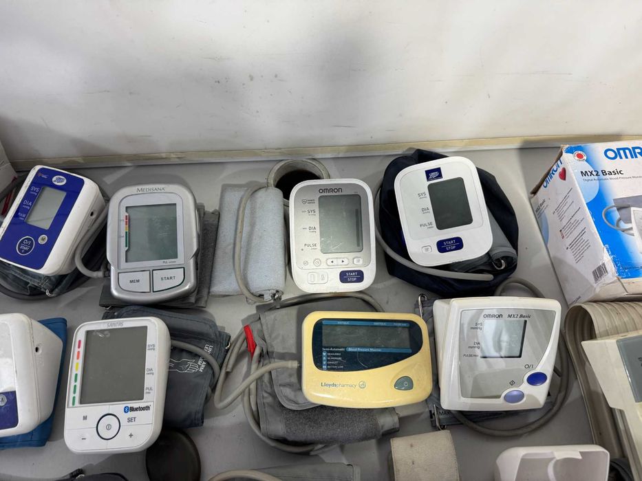 Апарат за кръвно - 17 броя (НЕ РАБОТЕЩИ)