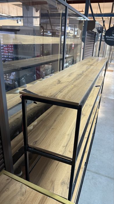 Стиляж полка для магазин одежда