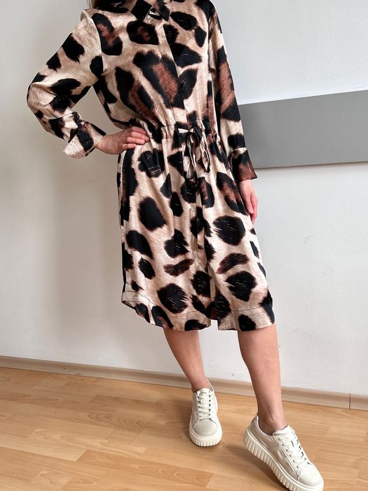 Страхотна женствена секси рокля на бутиковия бранд Karmamia