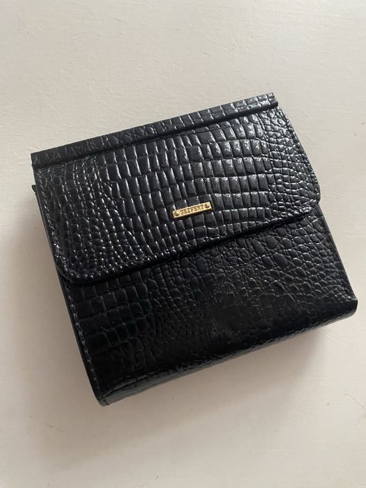 Кошелек кожанный  черный на магните