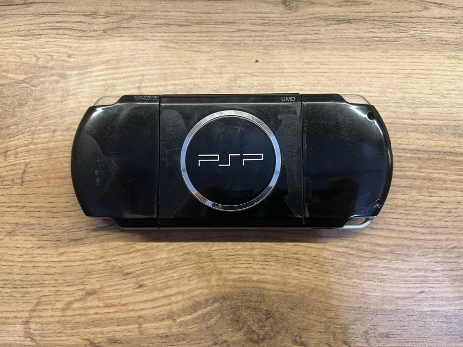 Продам PSP 3000 с дисками