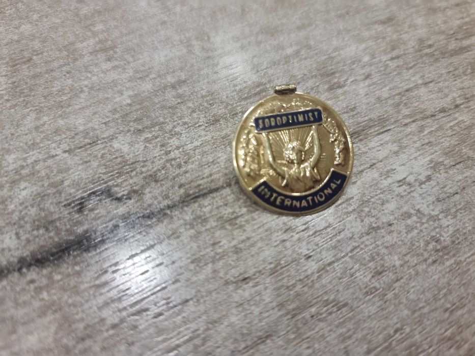 Златна значка  SOROPTIMIST  14К