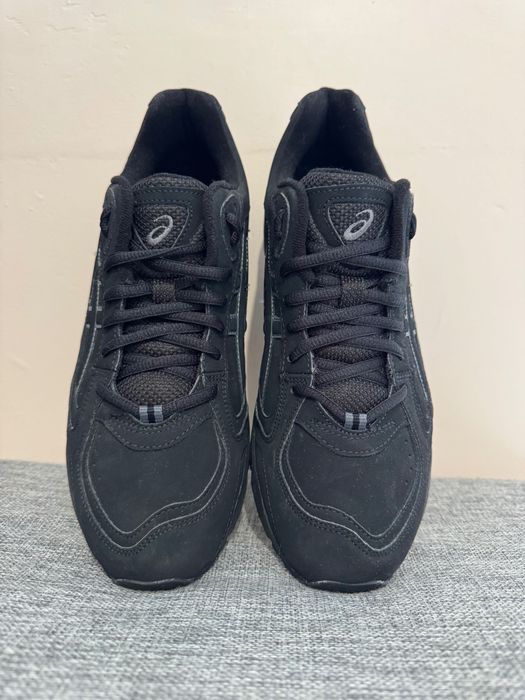 Мъжки маратонки ASICS.