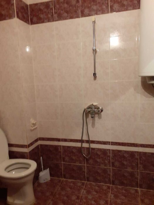 Дава се под наем Двустаен апартамент в Бургас, Възраждане - 65 кв.м за 306 € - Снимка #2