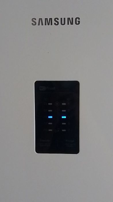 Холодильник SAMSUNG