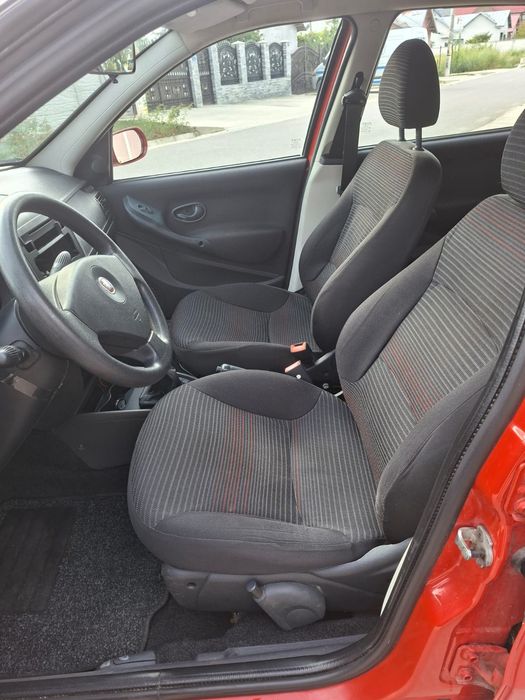 Vând Fiat Albea an 2009