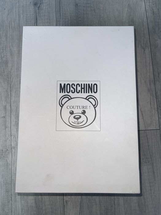 Adidasi moschino