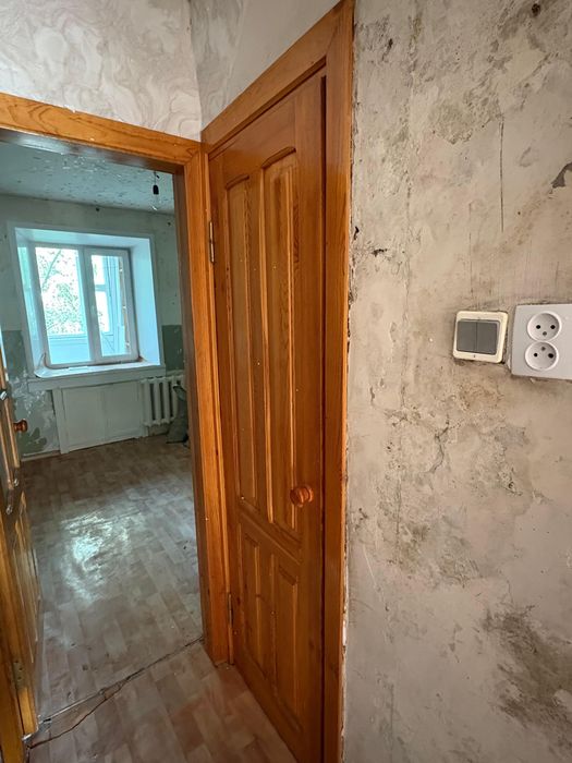 Продам межкомнатные и входные двери