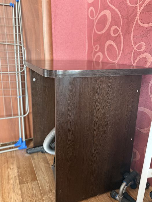 Продам маленький стол