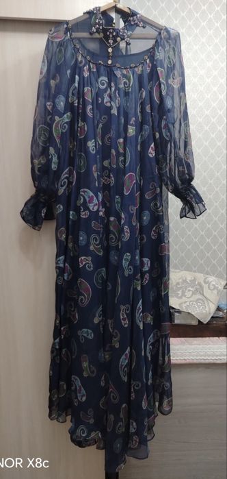 Женское вечернее платье