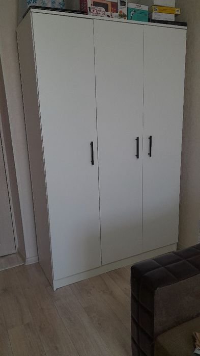 Продам плательный шкаф