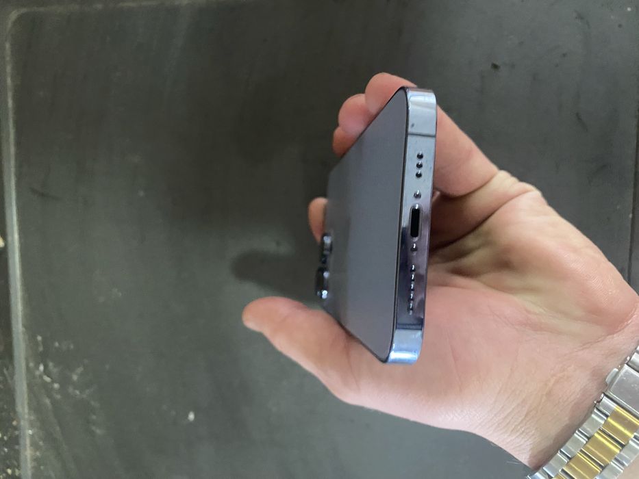 Iphone 13 pro holati ideyal aybi telefon ochib yonmay qolgan