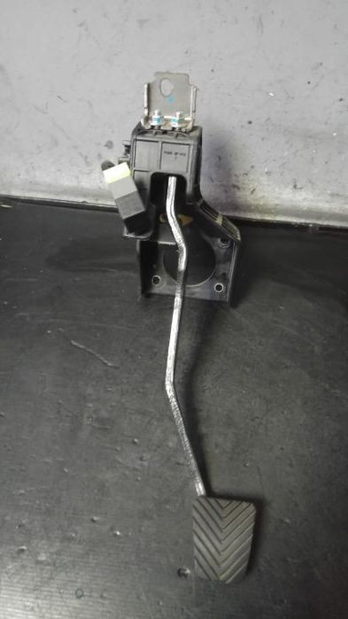 pedala frana 1.4 b  kia cee'd ceed break facelift  32800-1h100