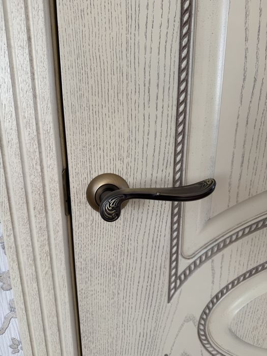 Продам двери межкомнатные !!!