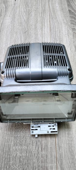 Прожектор галогеновый