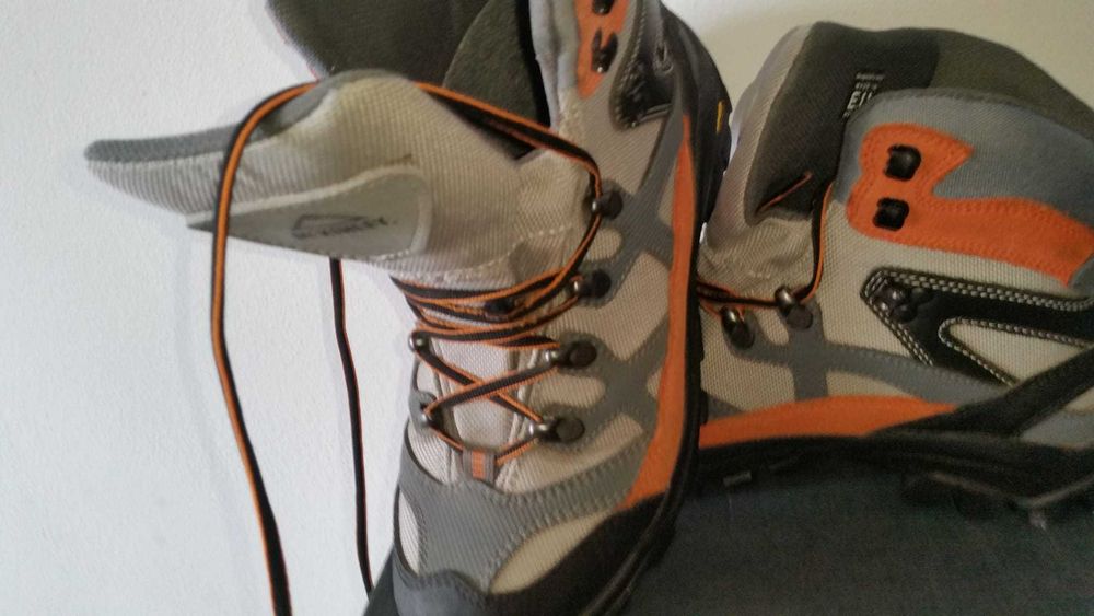 Bocanci ghete drumetie  inalte dama Mc Kinley Aquamax  marime 38