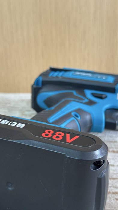 Шуроповерт Макита