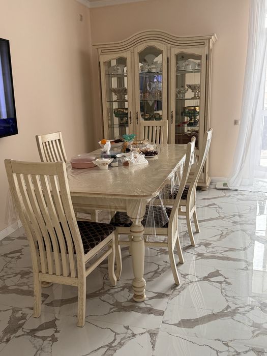 Продам стол и стулья комлпект