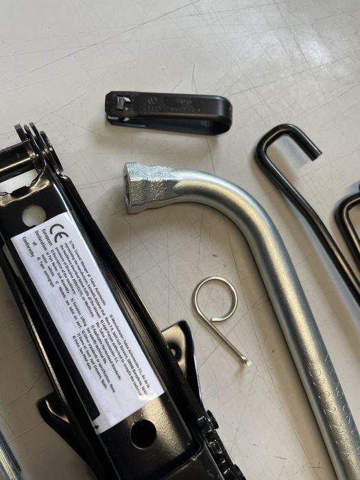 Cric original vw passat arteon touran skoda superb