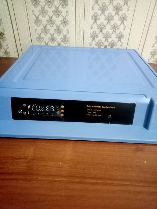 Продам автоматический инкубатор фирмы Фермер до 192 яиц