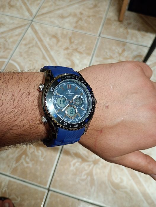 Ceasul electronic Martyn Liner model 3038# din Japonia este un cronogr