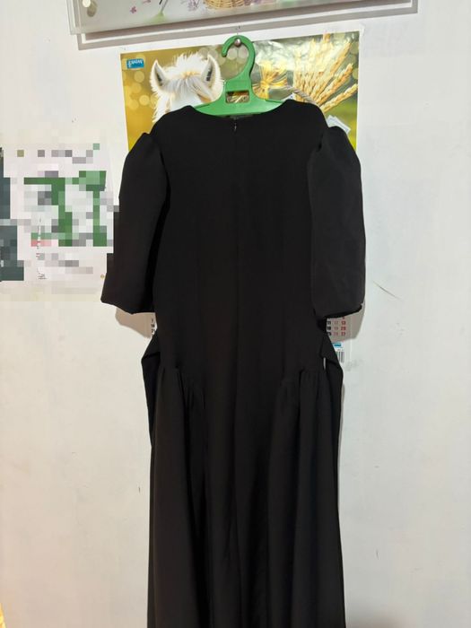 Продается пышное черное платье