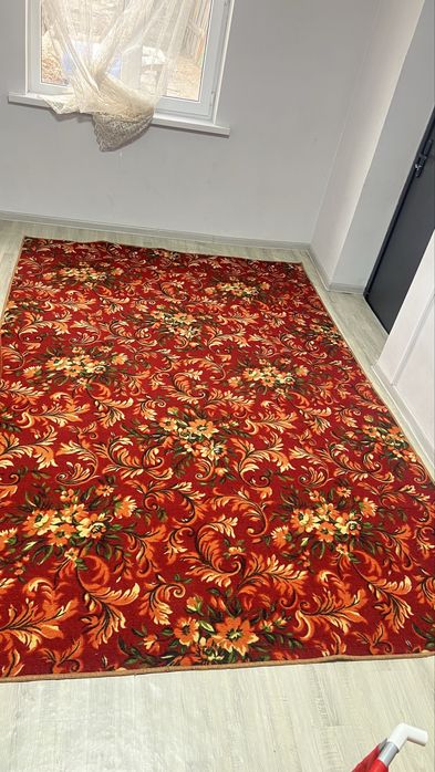 Ковер в хорошем состоянии