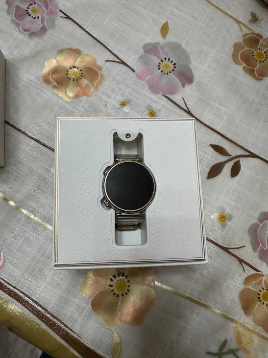Продам часы HUAWEI WATCH GT6 GOLD в новом состоянии