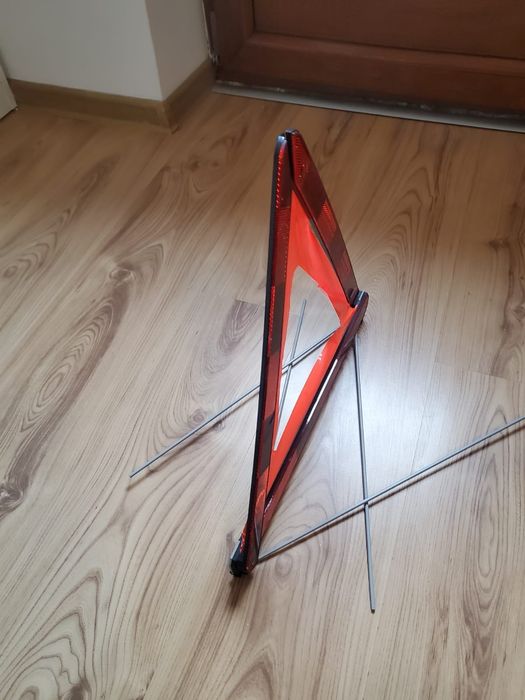 Triunghi refectorizant auto,nou.