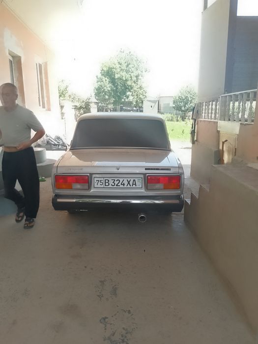 Moshina zur kamchiligi yuk faqat haydash kerak.