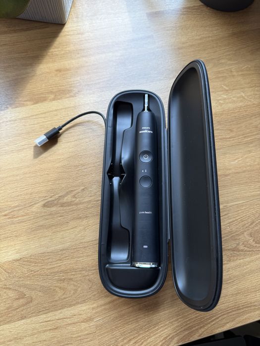 Philips Sonicare DiamondClean 9300 Smart, Black - Excellent Condition