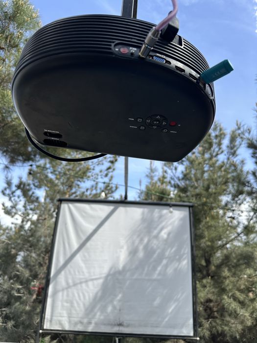 проектор сотилади