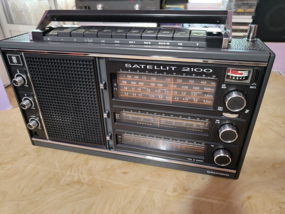 Radio vintage Grundig Satellit 2100 World Receiver High End