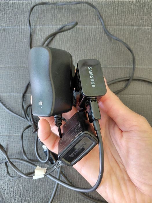 Зарядни за автомобил, за стари телефони и Bluetooth за автомобил