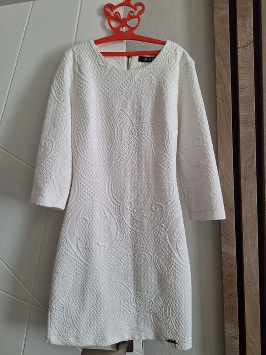 Продам,каждое платье 3 000 тг.