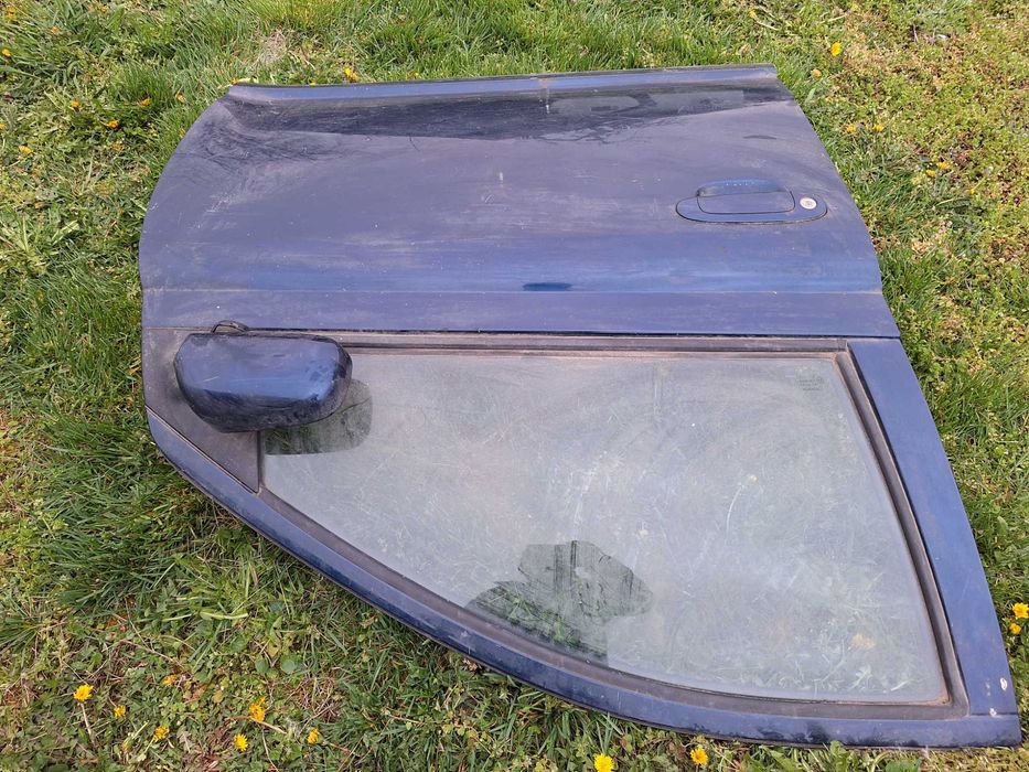 Тойота Ярис 2004г,предна десна оборудвана