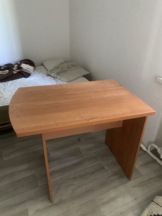 Стол письменный продается