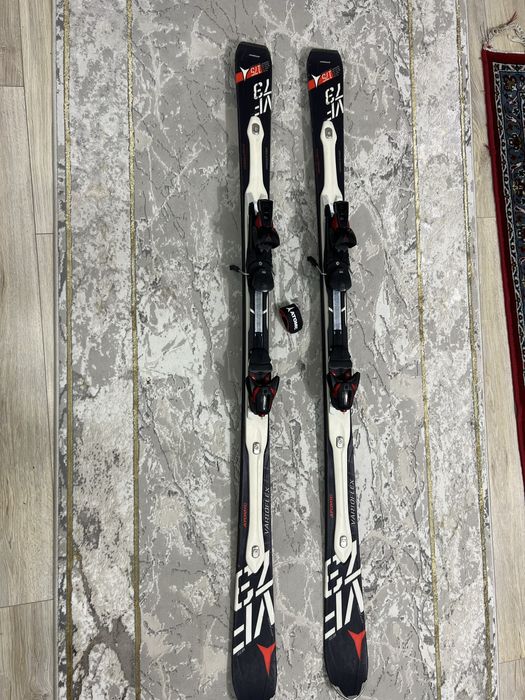 Продам лыжи Atomic