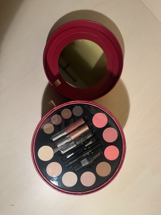 Kit de Machiaje DOUGLAS