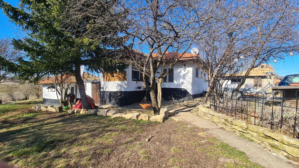 Продава се Къща в Бургас, Акациите - 140 кв.м за 486 €/кв.м - Снимка #2