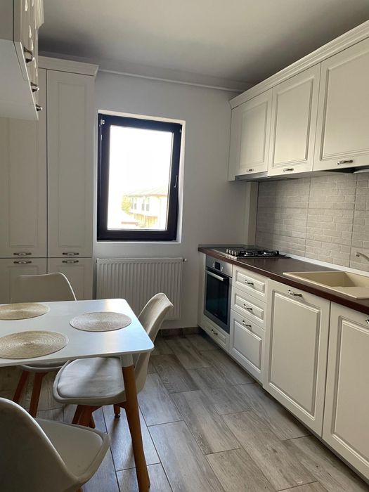 Apartament 3 camere în vilă, mobilat/utilat, curte interioară-Giroca