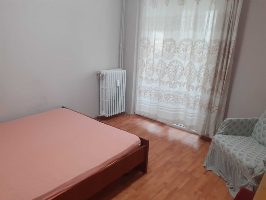 Inchiriez apartament 2 camere in zona centrala
